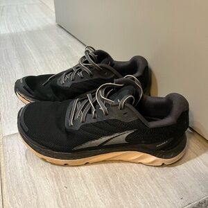 Altra Women’s Rivera 2 Athletic Shoes